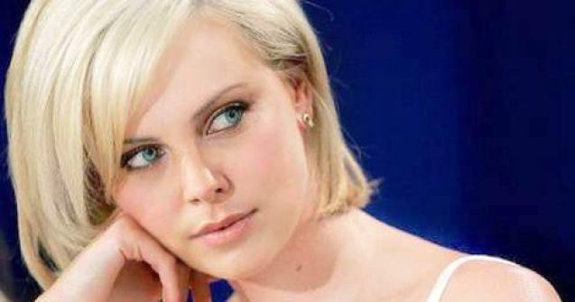 Charlize Theron s-a scos la licitatie