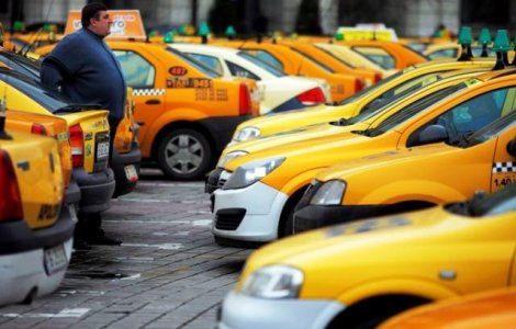 Manifestatie anti-Uber, cu 6.000 de masini, la Guvern