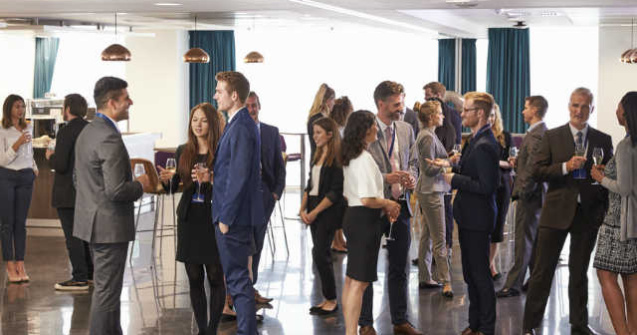 Ce presupune un networking eficient? 3 metode pentru a mari perspectivele de crestere ale unui start-up cu un buget limitat