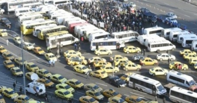 Protestul taximetristilor s-a incheiat, dupa ce au ajuns la un acord cu Guvernul