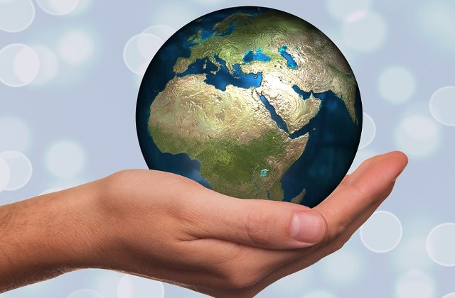 Top 8 lucruri SIMPLE pe care fiecare dintre noi le poate face pentru o lume mai buna