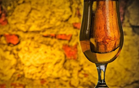 Consumul moderat de bere poate face parte dintr-o dieta echilibrata si un stil de viata sanatos