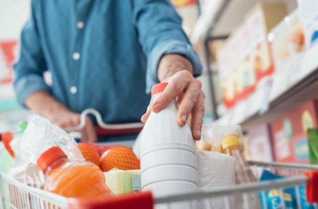 7 alimente pe care nu ar trebui sa le cumperi de la supermarket