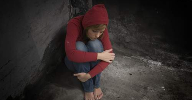 O asistenta maternala a batut cu biciul copilul avut in grija