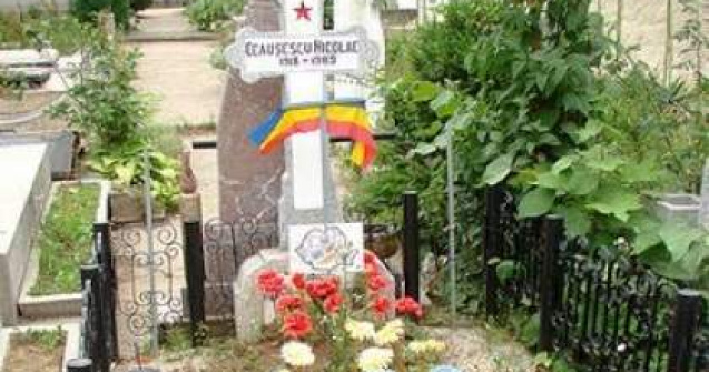Ramasitele Ceausestilor, ingropate in secret la Cimitirul Ghencea