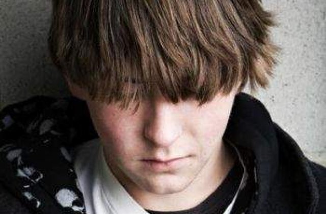 Viata tinerilor romani: Sex neprotejat si droguri