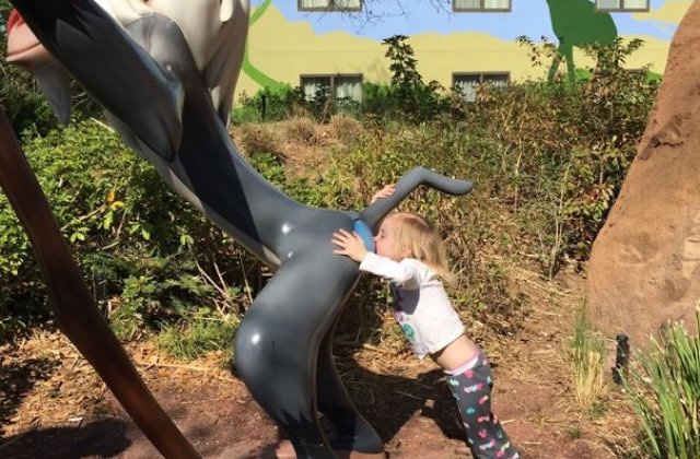 10 lucruri inocente facute de copii care-i fac pe adulti sa roseasca