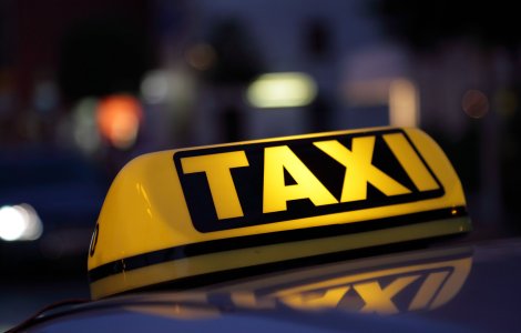 Cadavrul unui barbat, gasit intr-un taxi din sectorul 4 al Capitalei