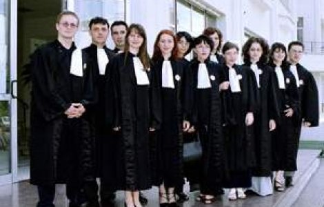 Angajatii din sistemul judiciar ar putea avea salarii mai mari cu 65% decat in prezent