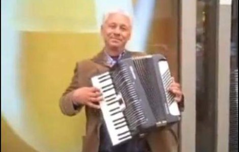  Video : Cum arata cel mai "inspaimantator" acordeonist?