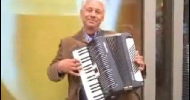  Video : Cum arata cel mai "inspaimantator" acordeonist?