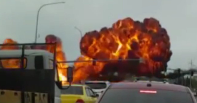  Video  Un avion s-a prabusit pe o sosea in SUA