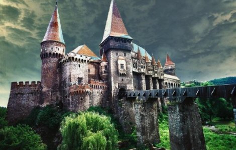 Castelul Corvinilor va fi restaurat cu bani de la UE