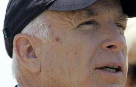 McCain, bagat in belea de cazinouri