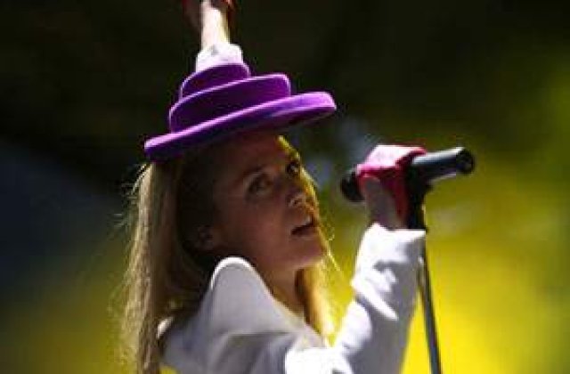 Roisin Murphy imbracata de un designer roman la Saptamana Modei din Milano!