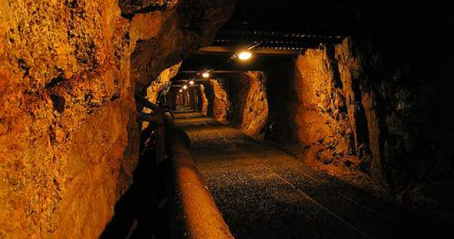 Minerii ameninta cu greva