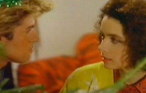  Video  Cel mai enervat cantec de Craciun