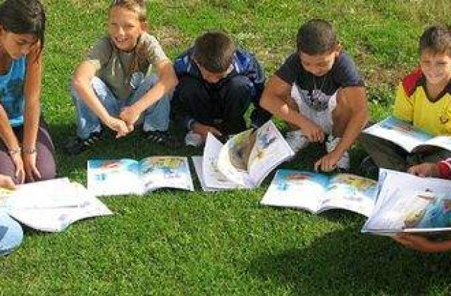 "10.000 de carti pentru 3000 de copii!"