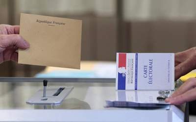 Sectiile de vot s-au deschis...