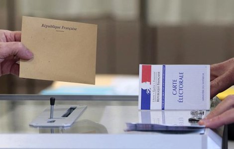 Sectiile de vot s-au deschis in Franta, pentru al doilea tur de scrutin al alegerilor prezidentiale