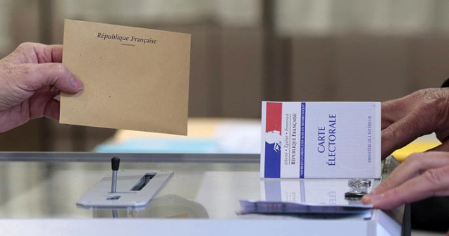 Sectiile de vot s-au deschis in Franta, pentru al doilea tur