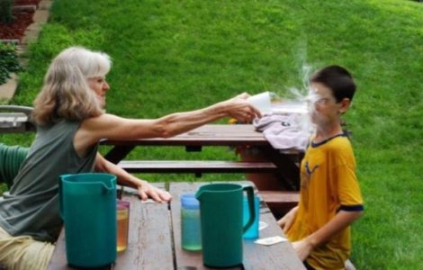  Top  10 fotografii facute exact la momentul potrivit