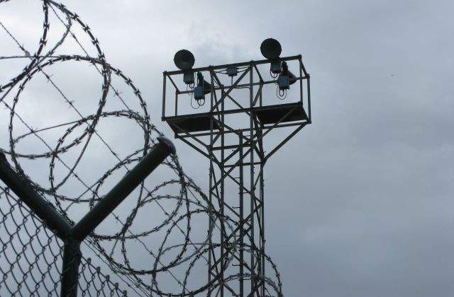 Comisia juridica a Senatului a adoptat legea gratierii: ies din inchisoare 453 de persoane, pentru 589 se reduce pedeapsa cu 3 ani