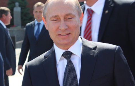 Putin il indeamna pe Macron la "depasirea neincrederii reciproce" si la unirea fortelor in vederea securitatii