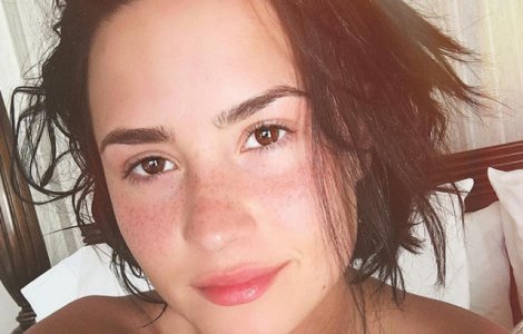  Top  9 celebritati pe care nu le vei recunoaste fara machiaj