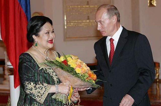 Instabilitatea din Thailanda, provocata de regina?