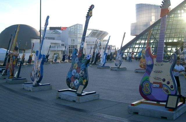 Ce artisti vor fi inclusi in Rock and Roll Hall of Fame in 2011?