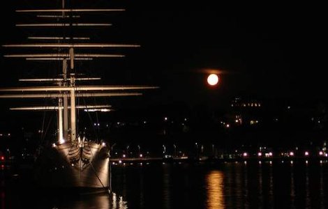  Top  Sotia romanca nu ar fi stiut nimic despre planurile sinucigasului de la Stockholm