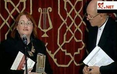 O verisoara "falsa" a ridicat premiul lui Basescu la "Zece pentru Romania"