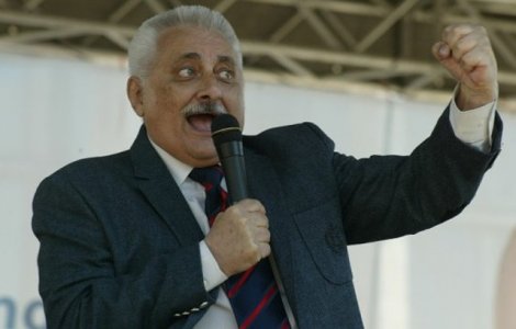 Deputatul PSD Nicolae Bacalbasa, gesturi obscene in plenul reunit si afirmatii jignitoare: Faci fractura daca mai dai cu labele
