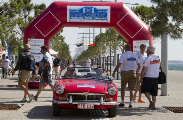 Weekend special pentru pasionati: 250 de masini istorice vin la Bucuresti si vor putea fi admirate la Tiriac Collection in 12-13 mai