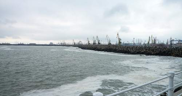 Porturile maritime din Constanta, inchise din cauza vantului
