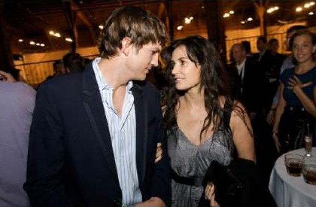 [FOTO] Ashton Kutcher si Demi Moore, in vacanta in Egipt