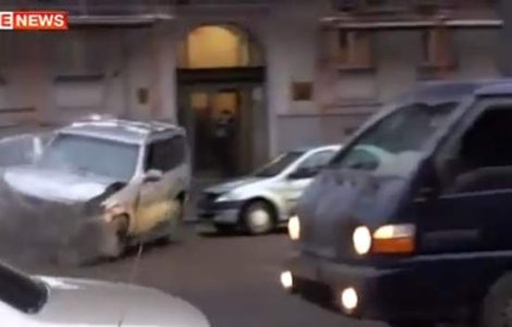 Un rus nebun isi primeste pedeapsa dupa ce loveste 20 de masini