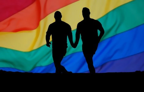 Peste un sfert dintre romani, in favoarea casatoriilor gay