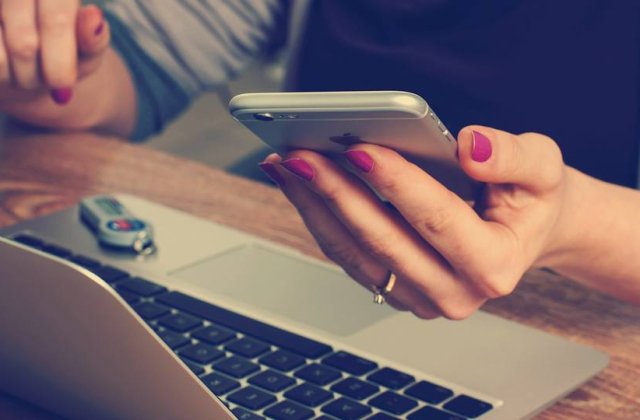 O femeie din Bucuresti a pacalit un strain pe net sa-i dea 250.000 de euro