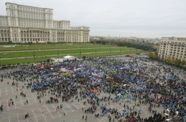 Circulatia in Piata Constitutiei si pe artere din centrul Capitalei, inchisa in weekend pentru Semimaratonul Bucuresti