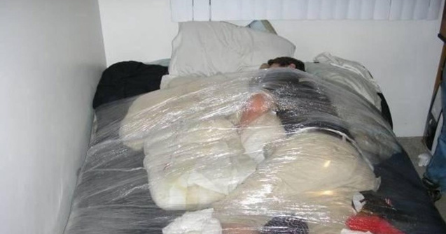  Top  10 persoane care regreta ca au adormit la petreceri