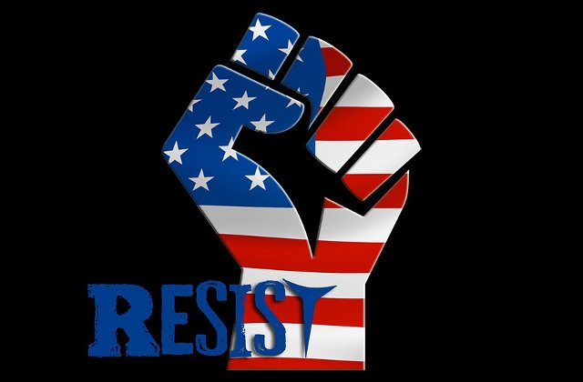 [Foto] Mesajul "Rezist", folosit de americani pentru a demonstra impotriva presedintelui Trump