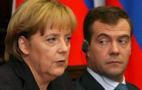 Medvedev: Era dominatiei economice americane s-a incheiat