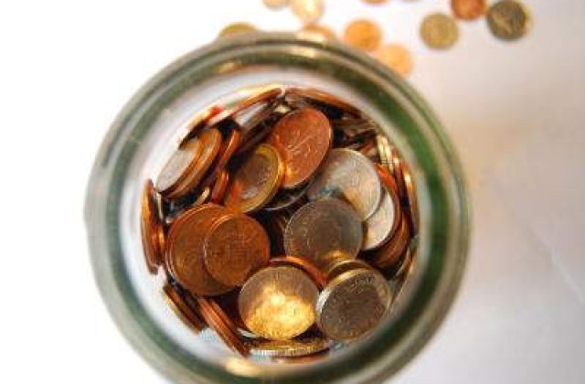 Ialomitianu da asigurari: Bugetul ajunge pentru pensii si salarii