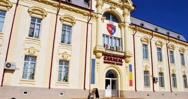 Caracal: Primarul si functionarii si-au cumparat Iphone din buget