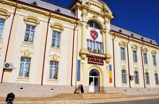 Primarul si mai multi functionari din Primaria Caracal si-au cumparat telefoane Iphone din bugetul local