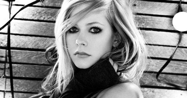 O noua teorie a conspiratiei: pe Twitter se vehiculeaza ca Avril Lavigne ar fi moarta de mai bine de un deceniu
