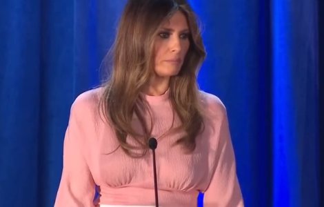 Melania Trump va avea statuie