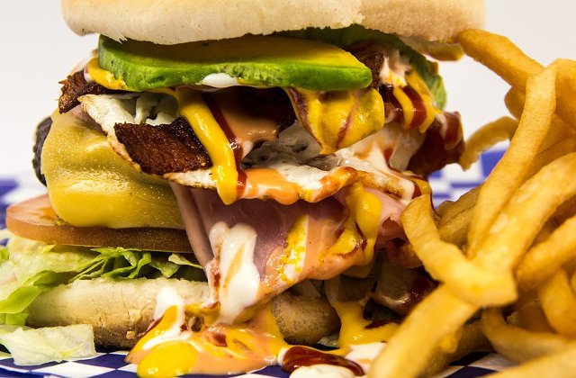 Studiu: In cat timp arzi caloriile dupa ce ai consumat mancare de tip fast food?